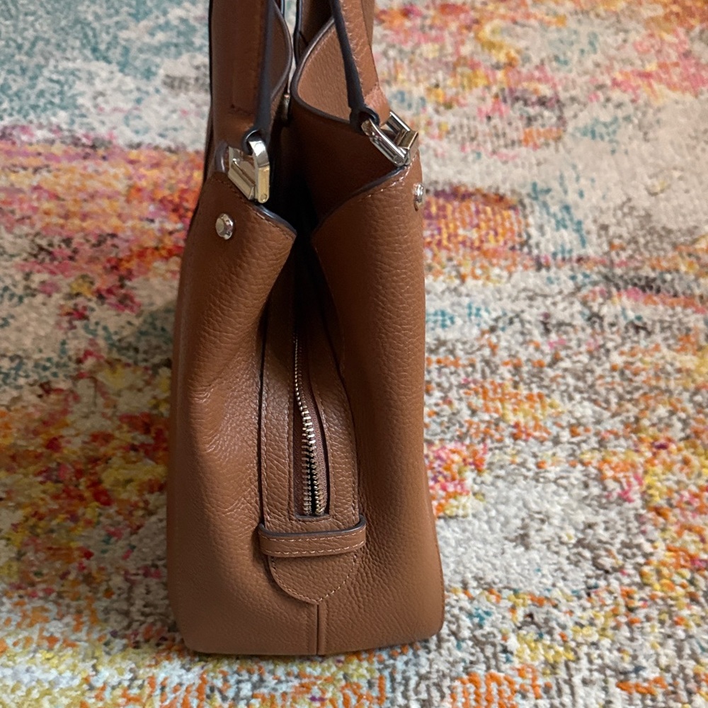 Kate Spade Leather Shoulder Bag in Tan. Great condition. Versatile - Picture 5 of 8